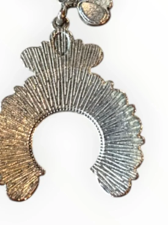 Dangle Earrings - Picture 4 of 7